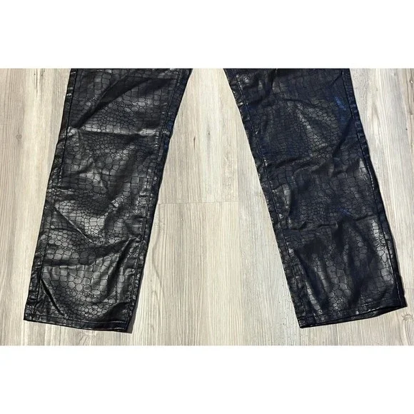 PrettyLittleThing Women’s Size 8 Black Coated  Croc Denim Straight Jeans - Picture 4 of 10